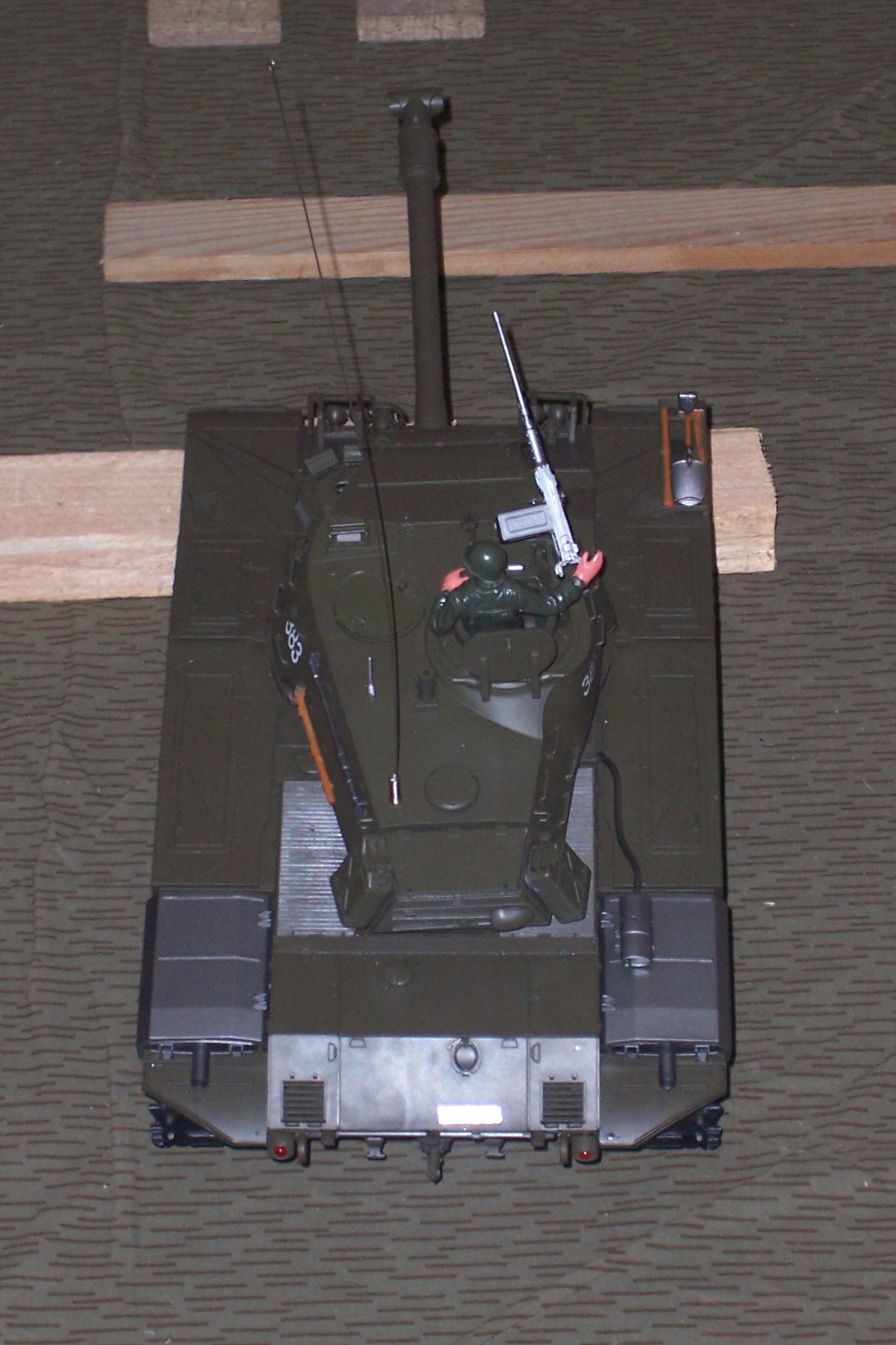 Tank 14.03.09 002.jpg
